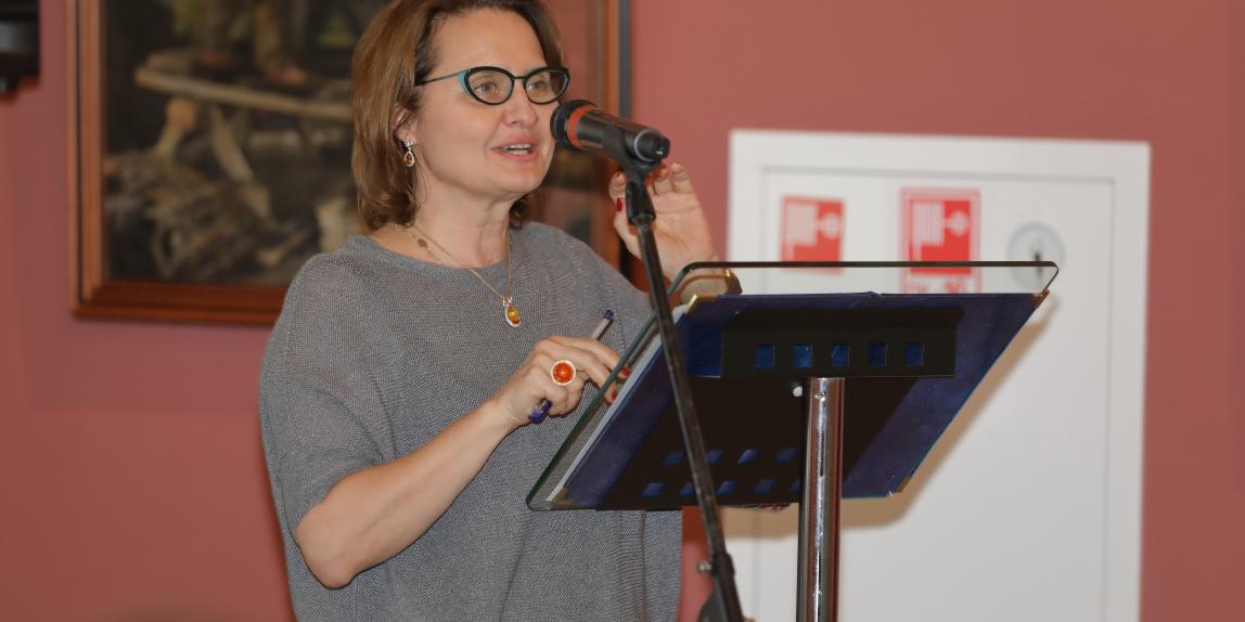 Директор Музея Ирина Великанова открывает заседание